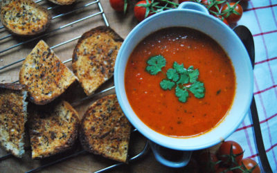 Bezglutenowa zupa krem z pieczonych pomidorów